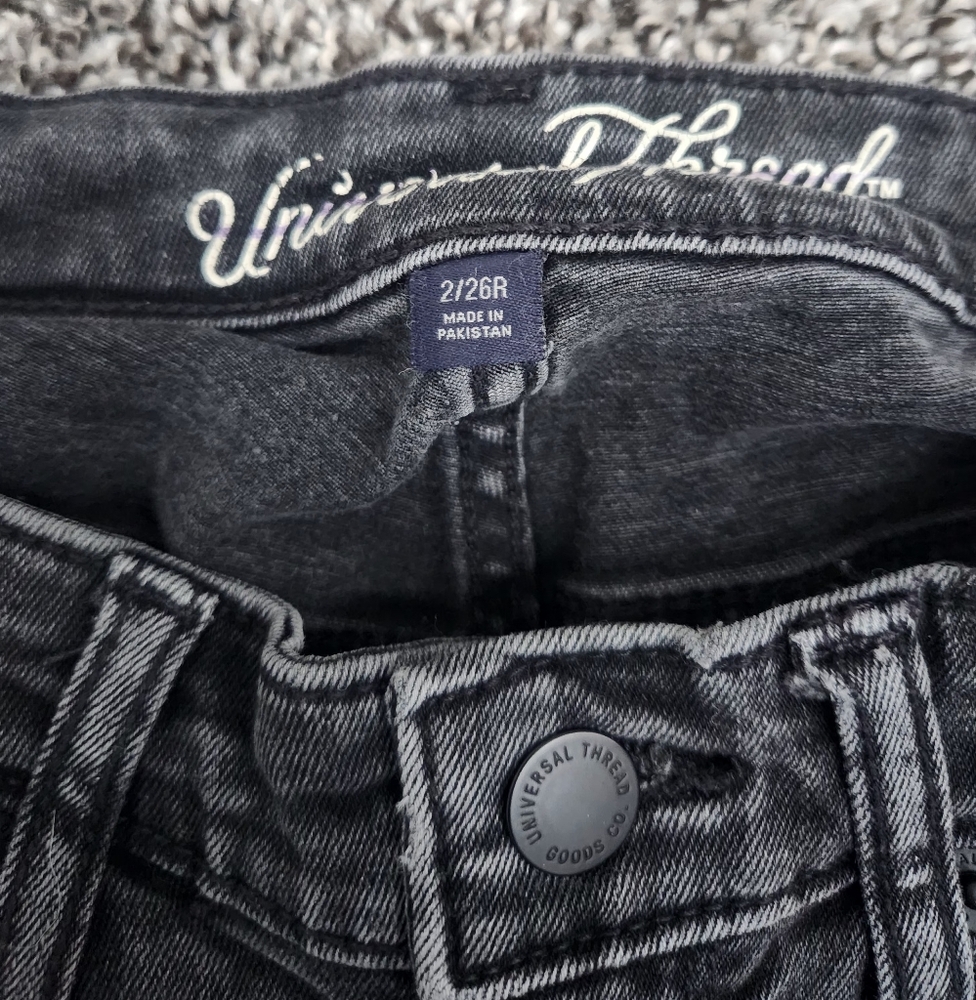 Universal Thread - Picture 6 of 7